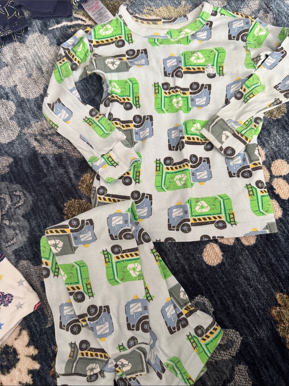 Bundle of baby GAP pajama sets - Picture 3 of 4